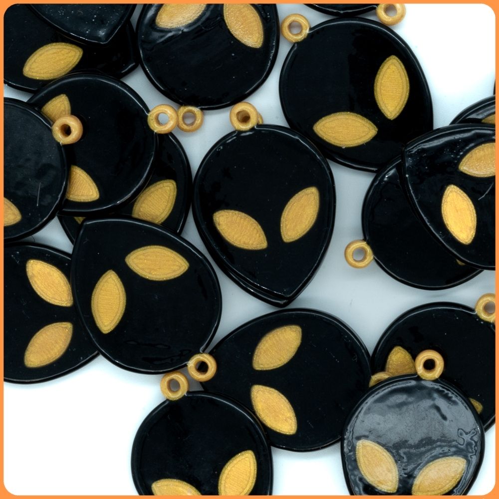Black Alien Kandi Charm