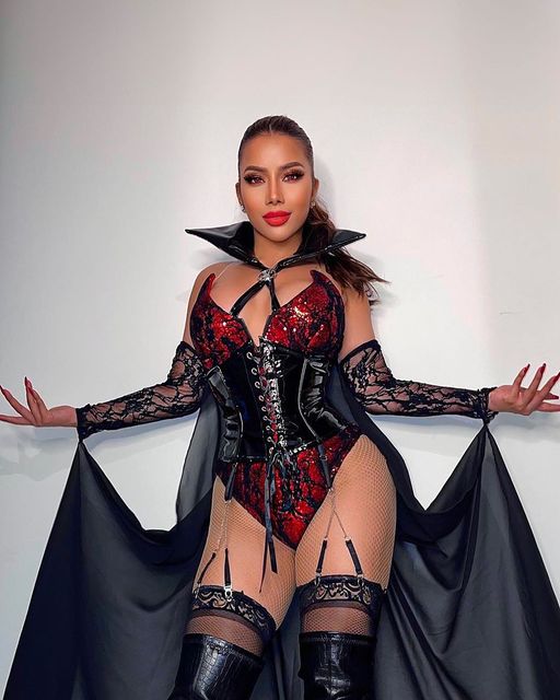 2pc Vampire Vixen