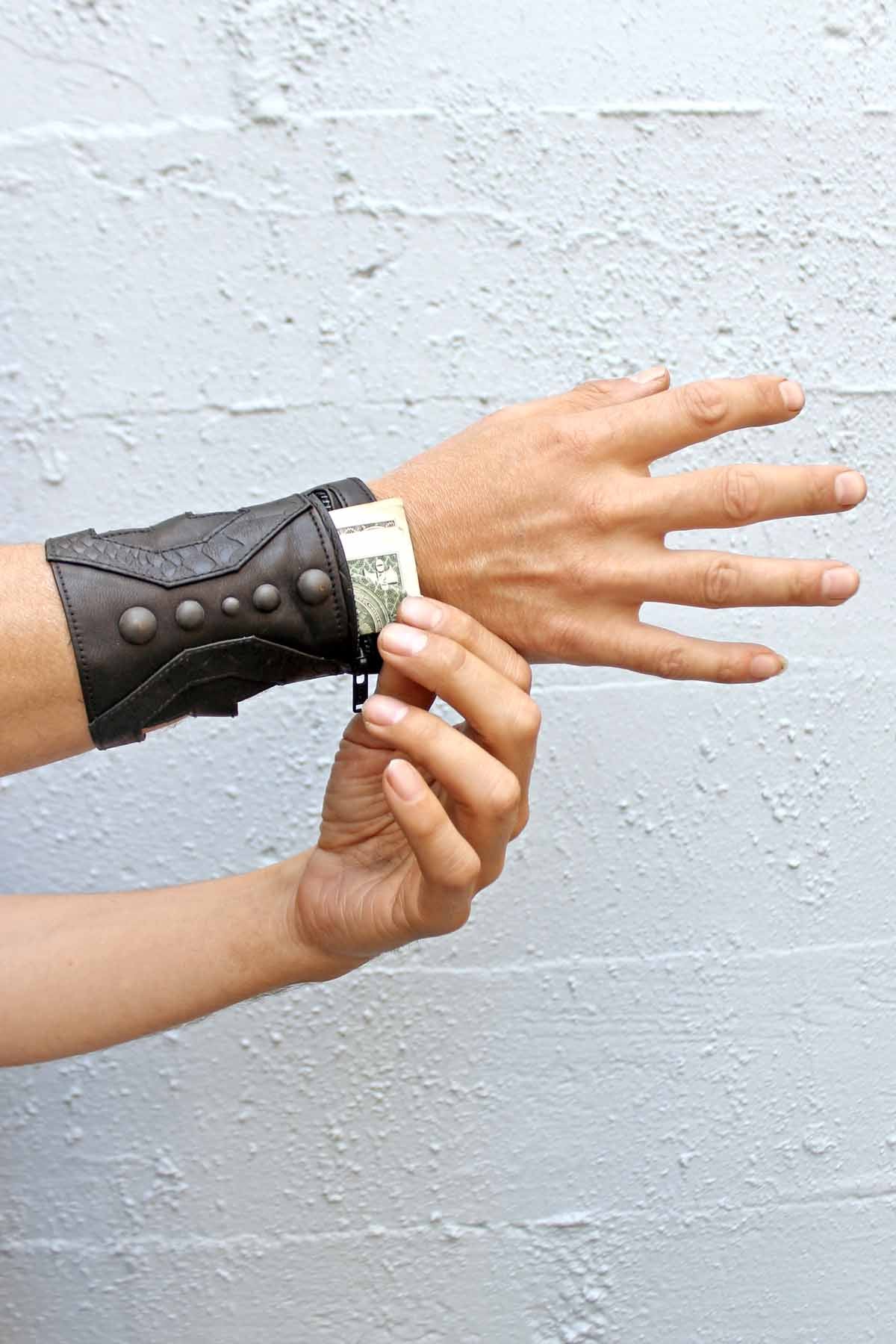 Arrow Cuff