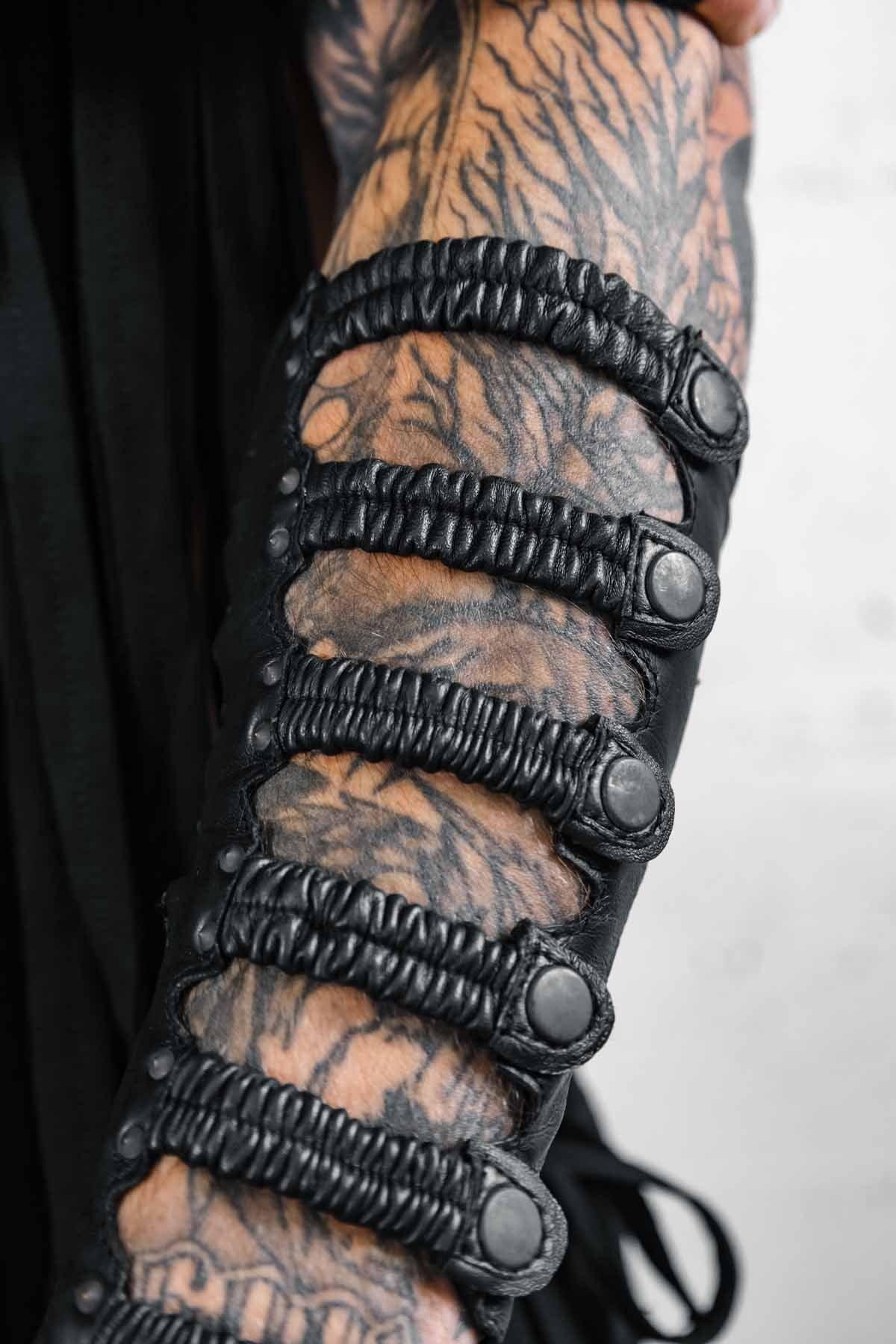 Minaret Leather Gauntlets