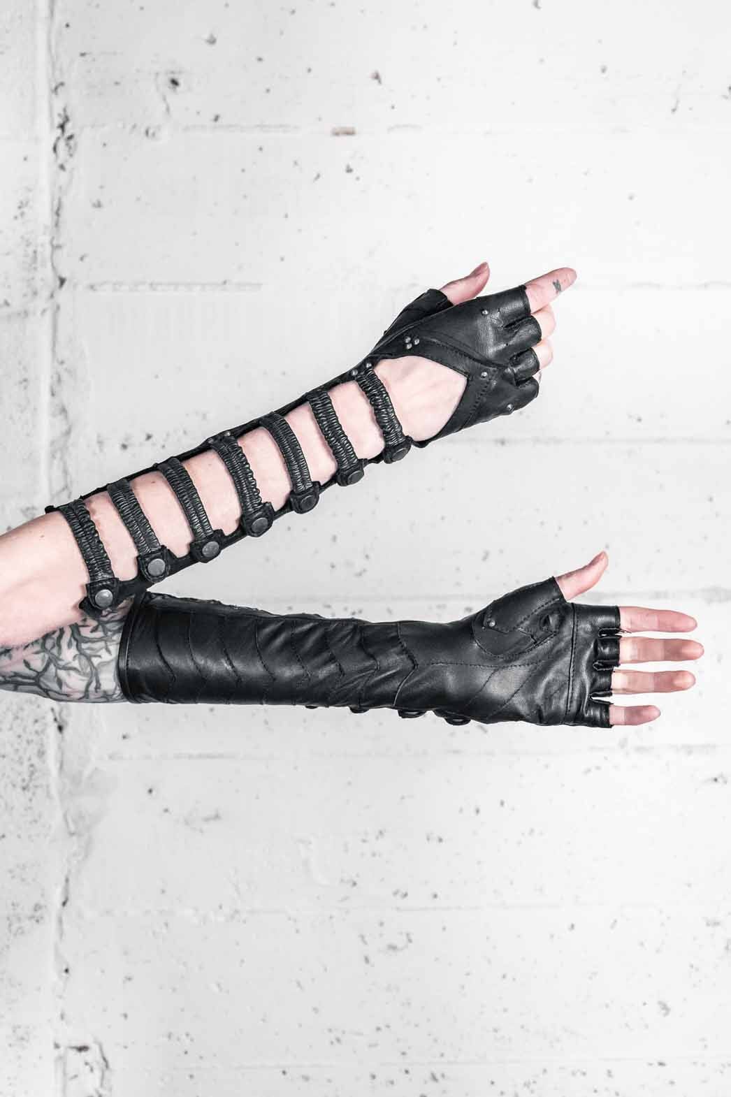 Minaret Leather Gauntlets
