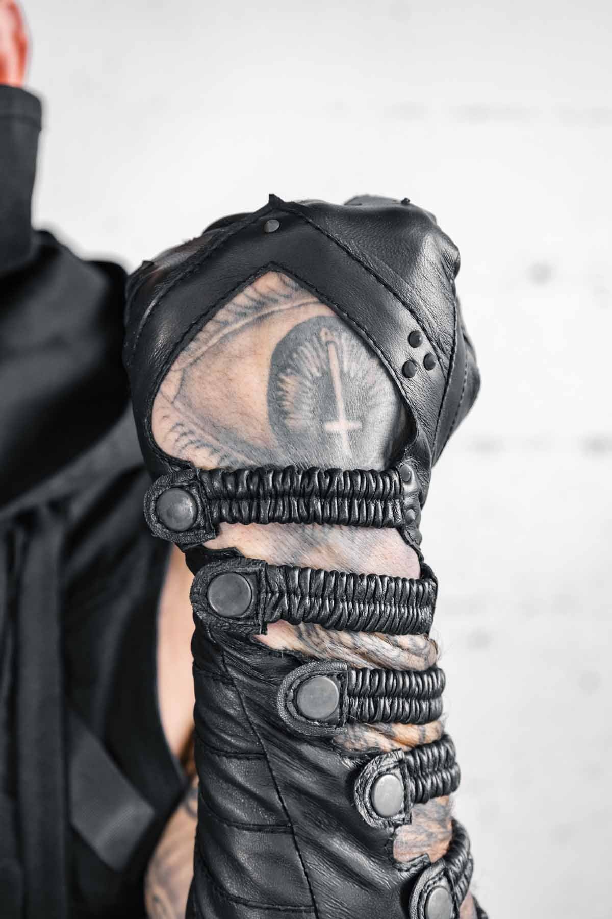 Minaret Leather Gauntlets