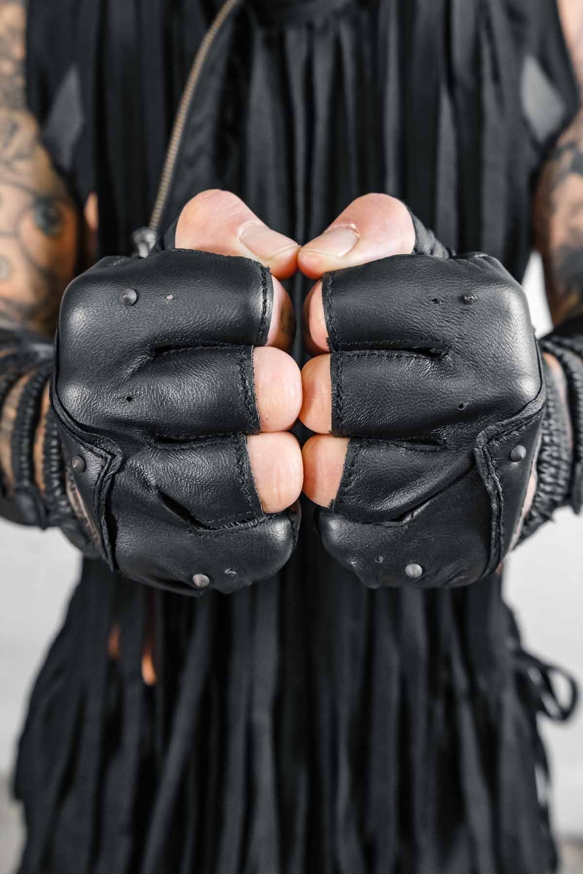 Minaret Leather Gauntlets