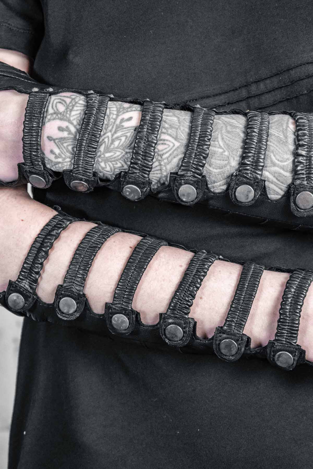 Minaret Leather Gauntlets