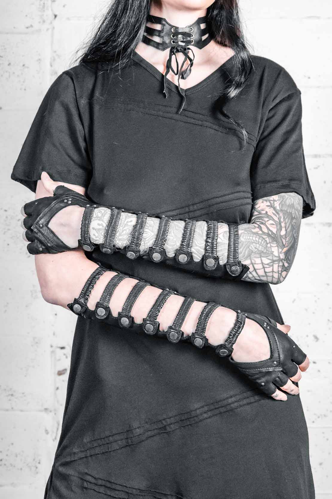 Minaret Leather Gauntlets